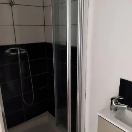 Budgetbnb 35, Sur Les Toits De Toulon Exterior photo