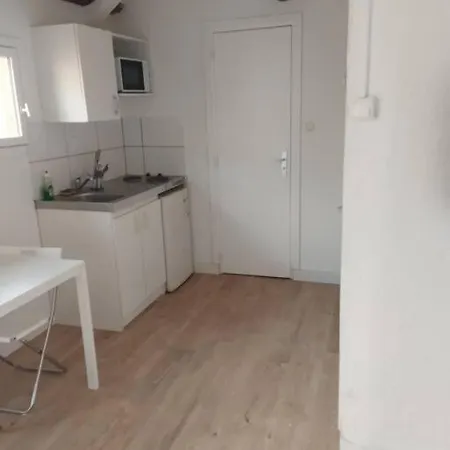 Budgetbnb 35, Sur Les Toits De Toulon Exterior photo